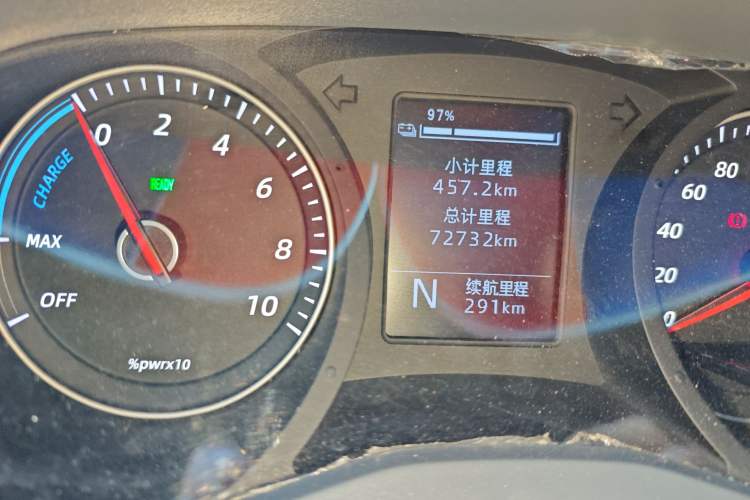 Used Wuling Yangguang 2024 300km Comfort-Grade Passenger Van 60kW
