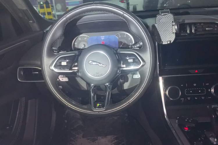 Used Jaguar XEL 2022 2.0T 200PS R-DYNAMIC Youth Sport Edition