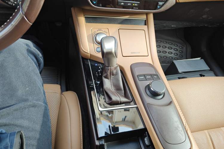 Used Lexus ES 2015 200 Elite Edition
