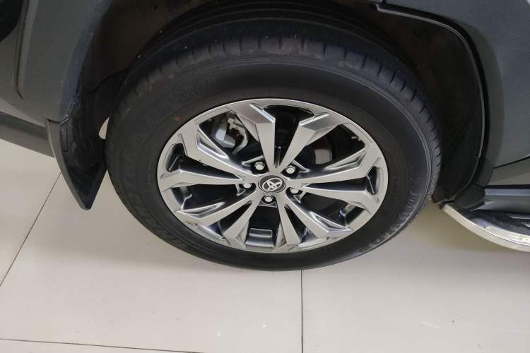 Used Toyota RAV4 2023 2.0L CVT Two-Wheel Drive Fashion Plus Edition Right Rear Wheel Hub