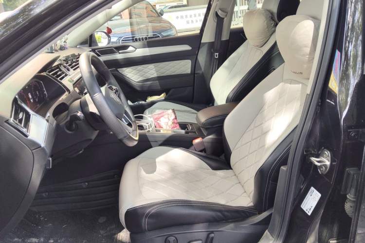 Used Volkswagen Magotan 2023 2 Million Units Commemorative Edition 330TSI DSG Luxury Version Left Front Seat