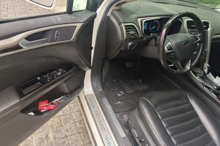 Used Ford Mondeo 2013 2.0L GTDi 200 Luxury Model Driver Seat