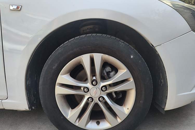 Used Chevrolet Cruze 2015 1.5L Classic SE MT Right Front Wheel Hub