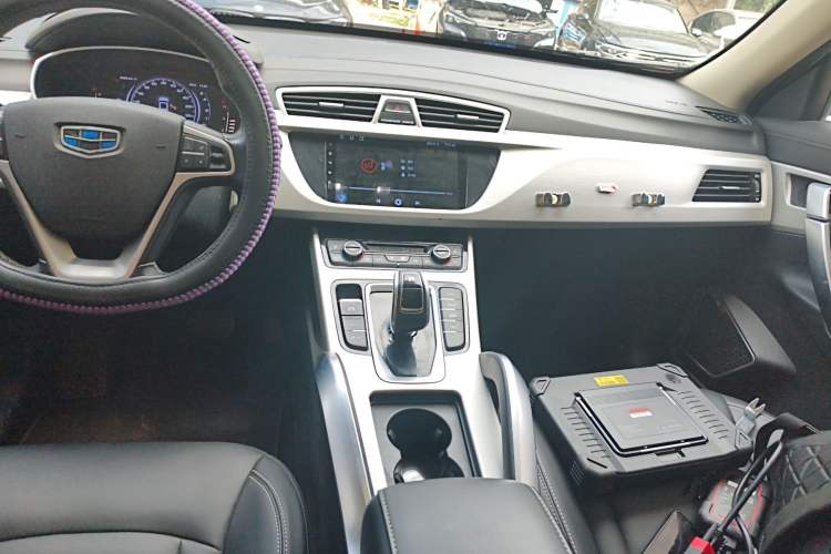 Used Geely Auto Emgrand X7 Sport 2020 1.8TD DCT Two-Wheel Drive Smart Connect 4G-Enabled Version
