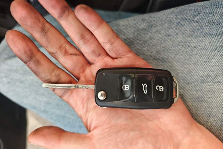 Used Volkswagen Jetta 2015 Value Edition 1.6L Manual Fashionable Style Vehicle Key