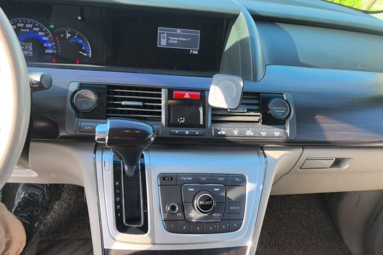 Used Honda Elysion 2015 2.4L VTi-S Prestige Edition Audio And AC Panel