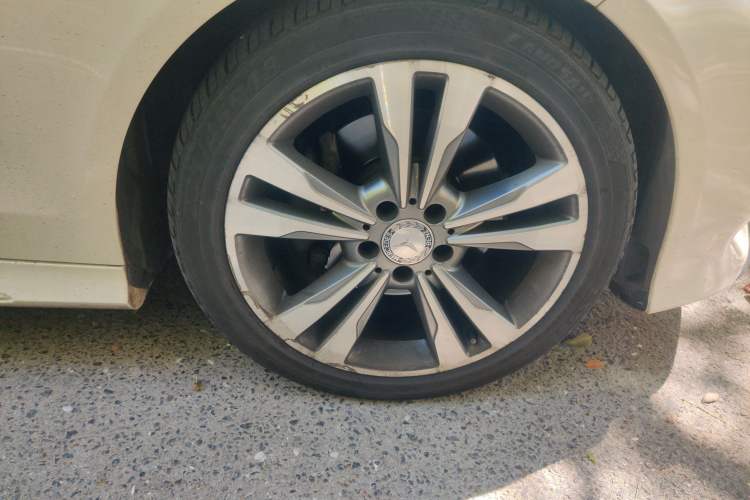 Used Mercedes-Benz E-Class 2015 Restyled E 260 L Sport Edition Right Front Wheel Hub