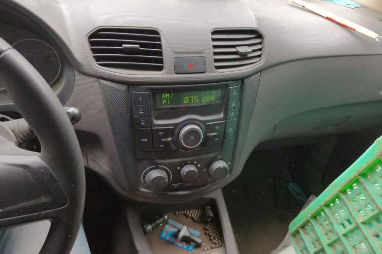 Used Wuling Hongguang 2015 1.5L S Basic Version China V Standard Audio And AC Panel
