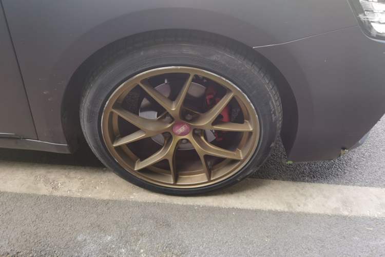 Used MG 6 2020 1.5T Automatic Trophy Smart Drive Flagship Edition Right Front Wheel Hub