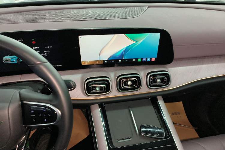 Used Chery Tiggo 9 C-DM 2025 1.5T 106KM Ultra-Comfort Edition 5 Seats Lithium-NMC Audio And AC Panel