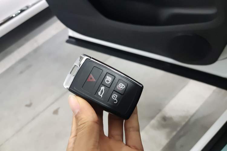 Used Land Rover Range Evoque New Energy 2022 Aurora L P300e Plug-in Hybrid Electric Version Vehicle Key