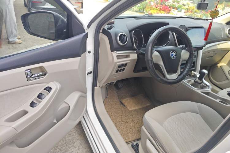 Used Venucia T70 2015 1.6L Manual Ruixing Edition