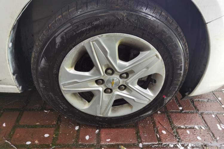 Used Chevrolet Cavalier 2019 320 Automatic Enjoyment with Sunroof Right Front Wheel Hub