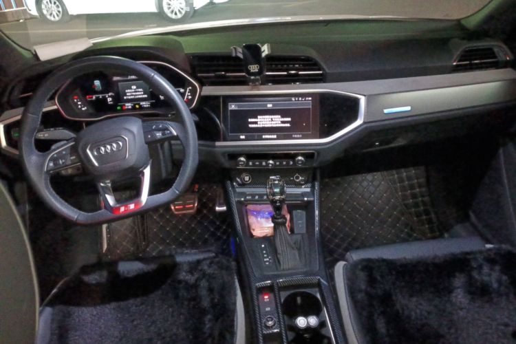 Used Audi Q3 Sportback 2024 40 TFSI Fashion Version Center Console