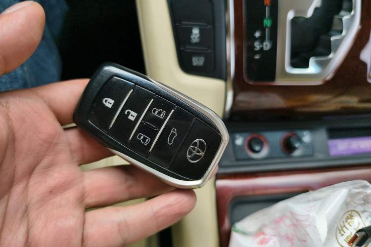 Used Toyota Alphard 2015 3.5L Luxury Edition