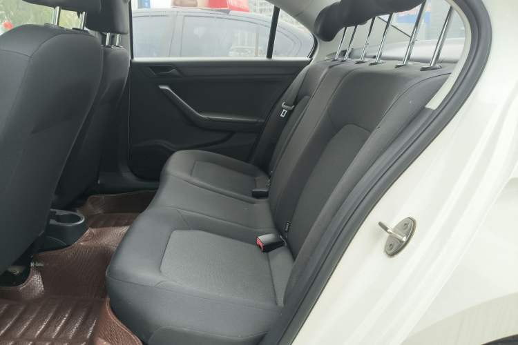 Used Volkswagen Jetta 2015 Value Edition 1.6L Automatic Fashion Version
