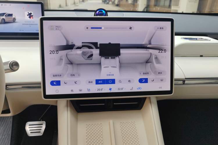 Used Hima Luxeed R7 2024 All-Electric 802 km Max
