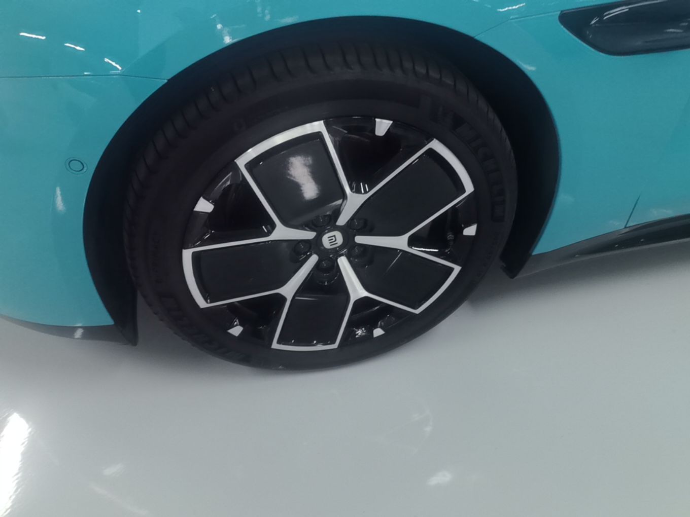 Xiaomi Auto SU7 2024 Rear-Drive Long-Range Intelligent Driving Version — снимка 10