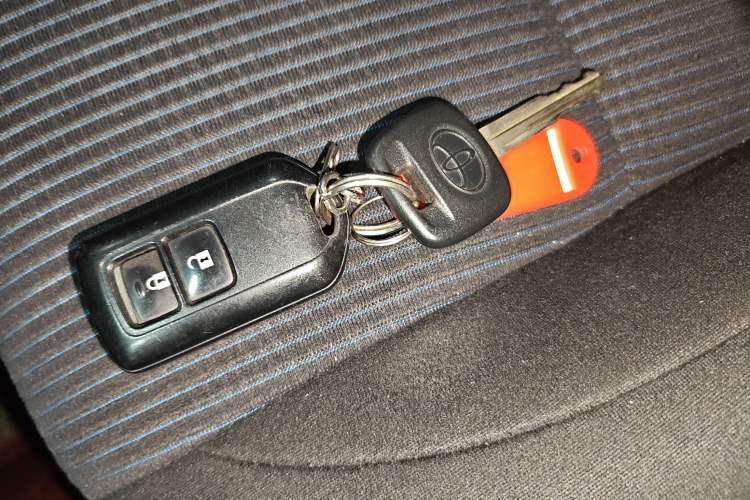 Used Toyota YARiS L Zhi Xuan 2016 Revised 1.5E CVT Charming Edition