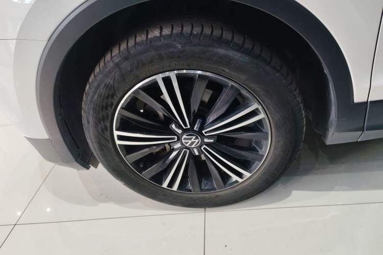 Used Volkswagen Tiguan L 2021 330TSI Automatic Two-Wheel Drive Smart Edition
