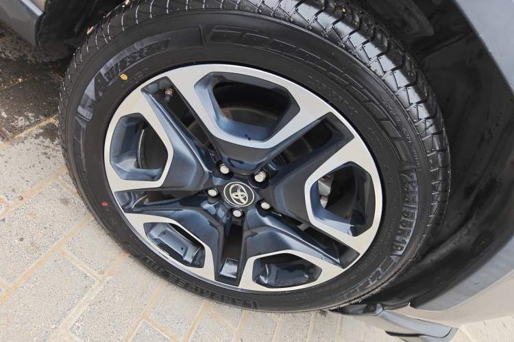 Used Toyota RAV4 2020 2.0L CVT Four-Wheel Drive Prestige Edition Right Front Wheel Hub