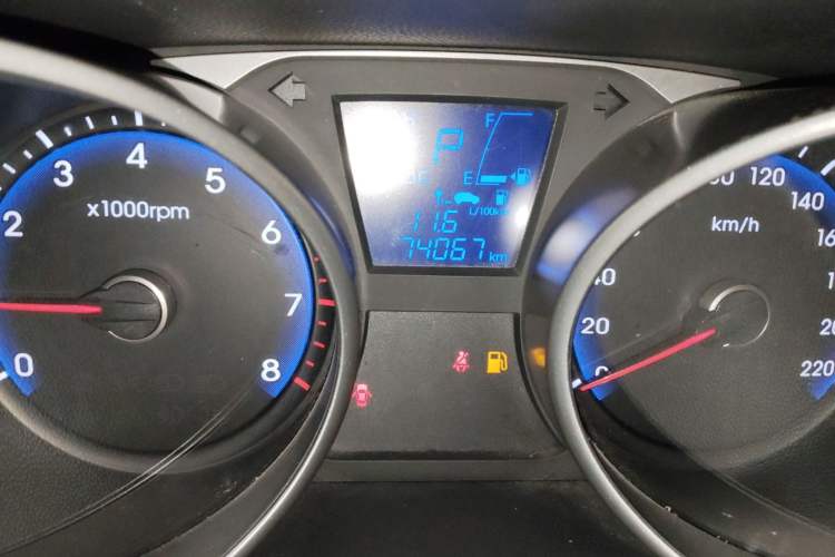 Used Hyundai ix35 2015 2.0L Automatic 2WD Smart Type China IV