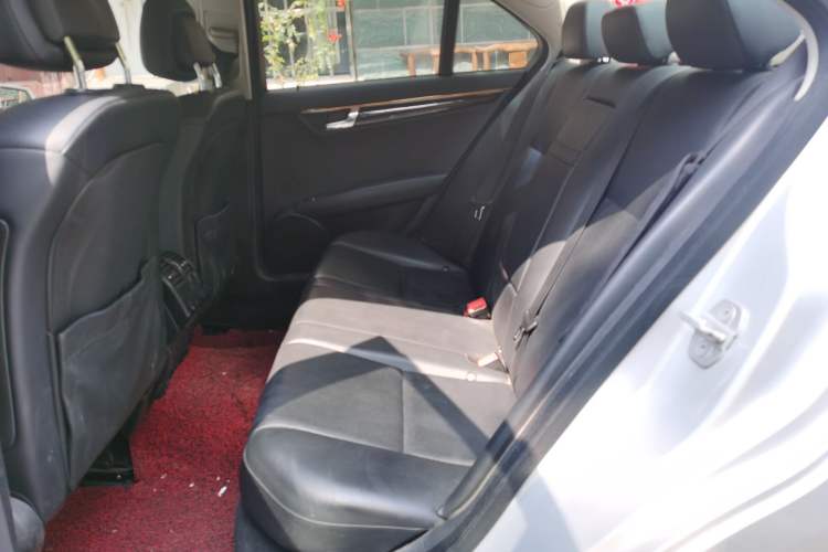 Used Mercedes-Benz C-Class 2010 C 180K Classic model