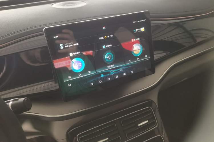 Used BYD Qin PLUS 2021 DM-i 55KM Flagship Model Audio And AC Panel