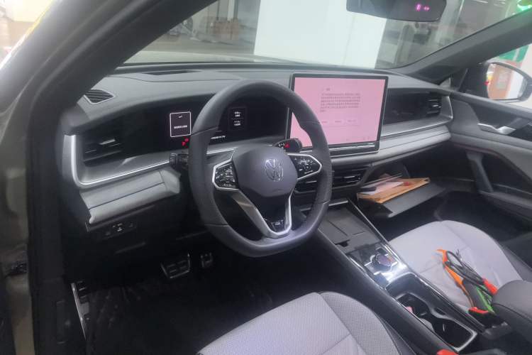 Used Volkswagen Tayron 2025 Tiguan L 380TSI 4Motion Luxury
