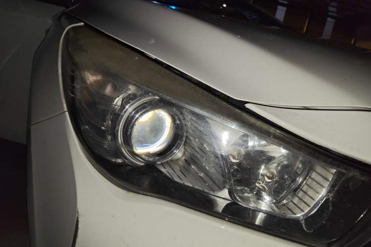 Used GAC Trumpchi GA3S Vision 2014 1.6L Manual Elite Edition Right Front Headlight