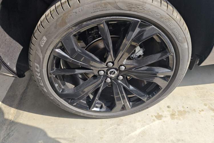 Used Volvo XC60 2025 B5 Four-Wheel Drive Smart & Advanced Midnight Black Edition