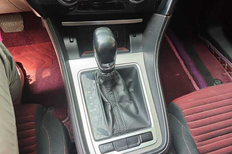 Used MG 6 2018 20T Automatic Elite Smart Connect Version China VI Standard Gear Lever