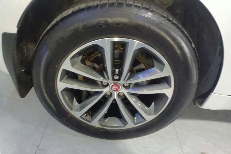 Used Jaguar F-PACE 2016 2.0T Two-Wheel-Drive R-Sport Sport Edition
