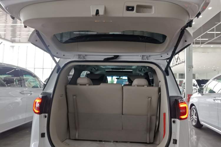 Used Buick GL8 2023 ES Lu Zun Comfort Model