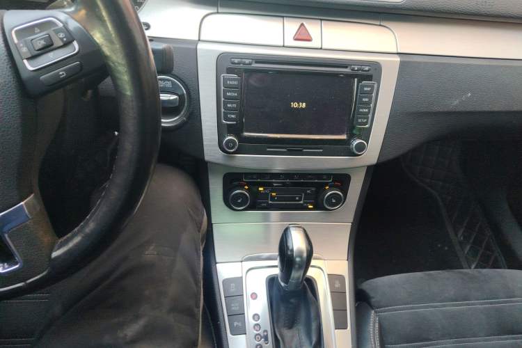 Used Volkswagen FAW-Volkswagen CC 2011 1.8TSI Luxury Model Audio And AC Panel