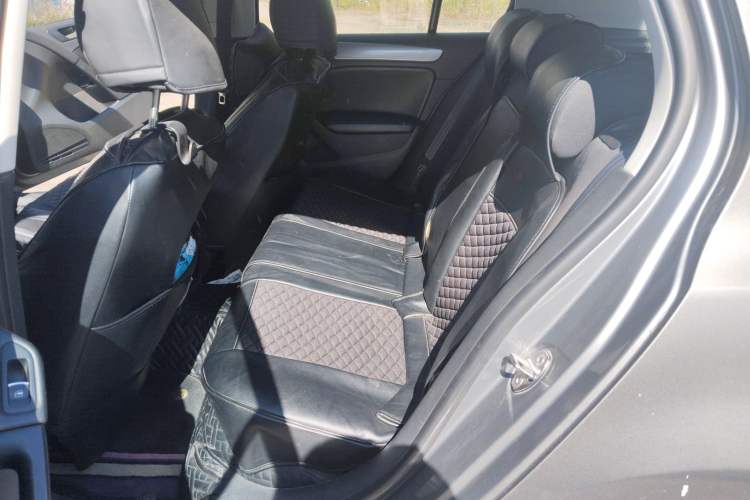 Used Volkswagen Golf 2010 1.6 Automatic Fashion Model
