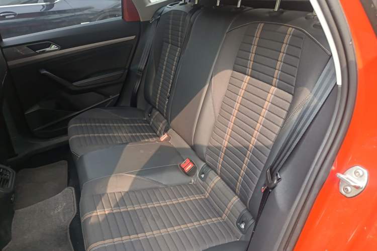 Used Volkswagen Lavida 2018 Hatchback 280TSI DSG Comfort Edition China V Standard Left Rear Seat