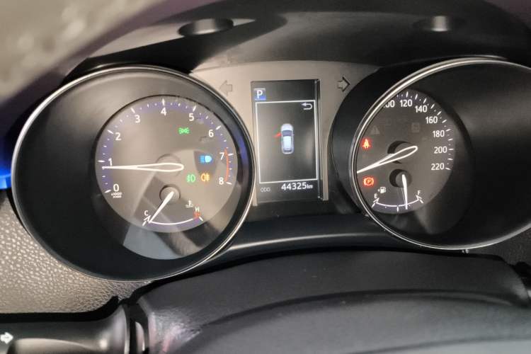 Used Toyota IZOA 2018 2.0L Yichi Version China VI Standard
