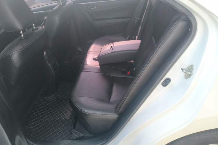 Used Toyota Corolla 2016 Dual-Engine 1.8L E-CVT Elite Edition
