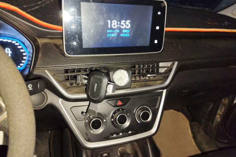 Used Wuling Hongguang S3 2018 1.5L Manual Comfort Model China V Standard
