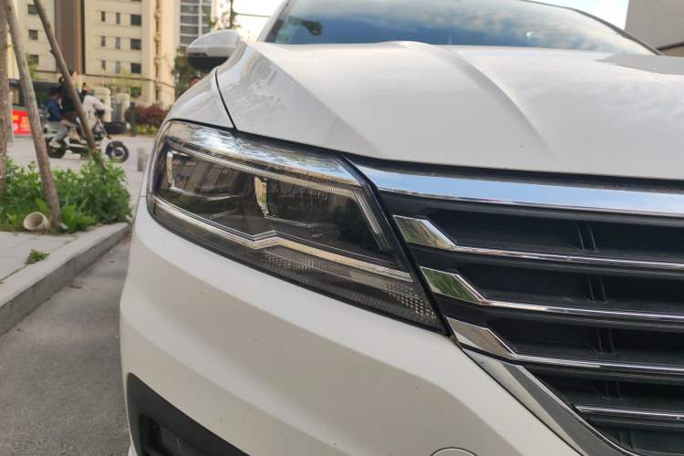 Used Volkswagen Lavida 2019 280TSI DSG Comfort Edition China VI standard Right Front Headlight