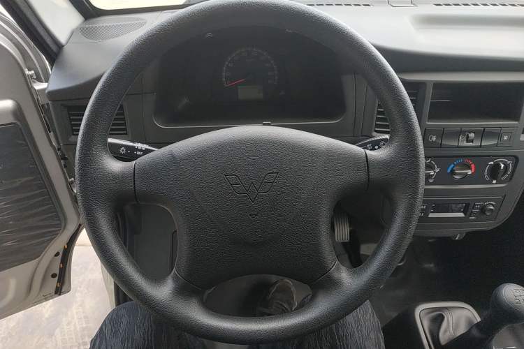 Used Wuling Zhiguang 2023 1.5L Practical Version 5/7 Seats