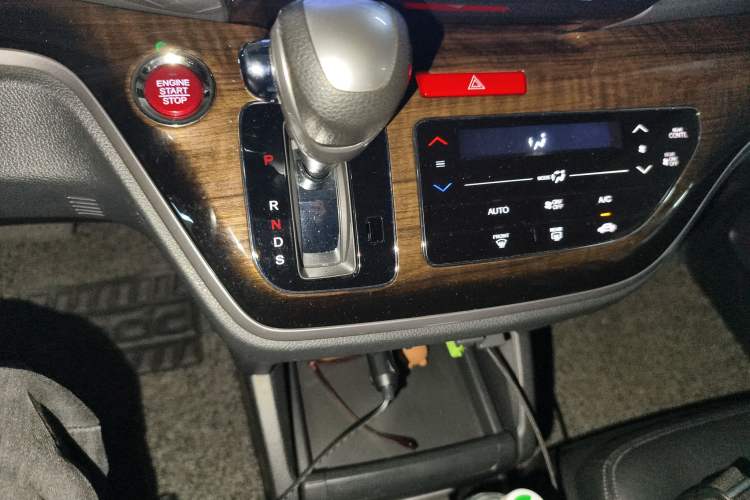 Used Honda Odyssey 2015 Updated Version 2.4L Smart Edition