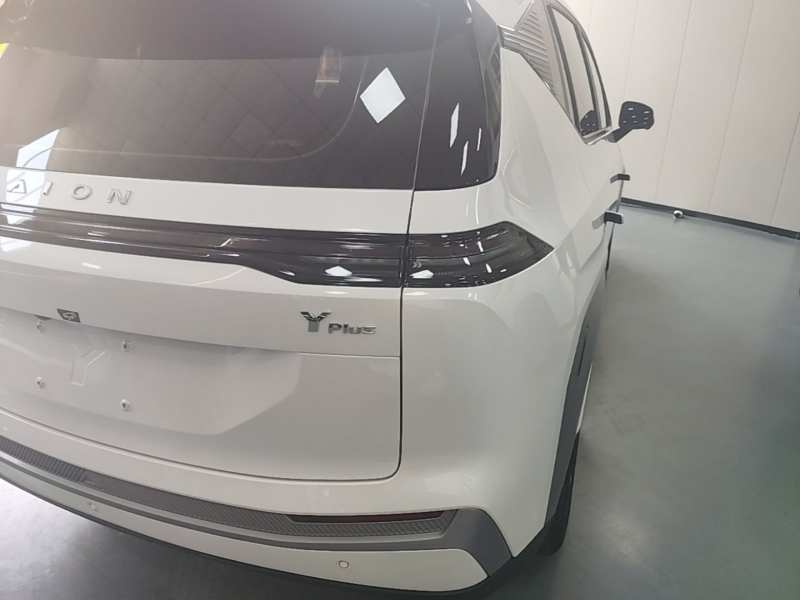 Used AION Y 2023 Younger Star Edition — 7