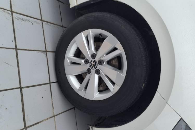 Used Volkswagen Polo 2021 Plus 1.5L Automatic Panoramic Enjoyment Edition Left Front Wheel Hub