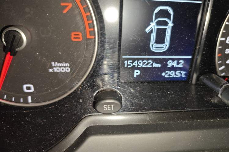 Used Audi Q5 2017 40 TFSI Ambition Edition Odometer Close Up