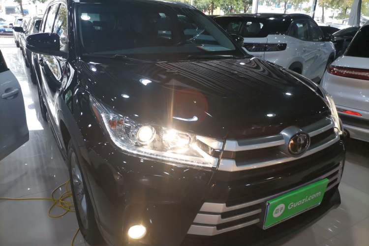 Used Toyota Highlander 2018 2.0T Two-Wheel-Drive Luxury Edition 7 Seats Emission Standard China V Exterior 1