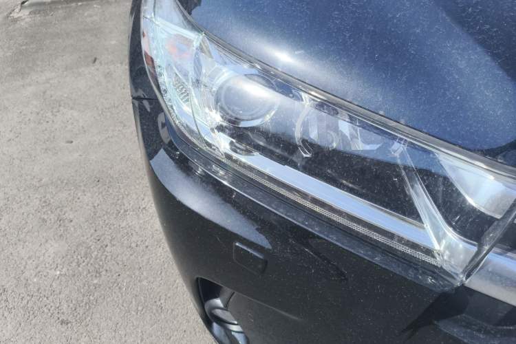 Used Toyota Highlander 2018 2.0T Four-Wheel Drive Supreme Edition 7-Seater China VI Right Front Headlight