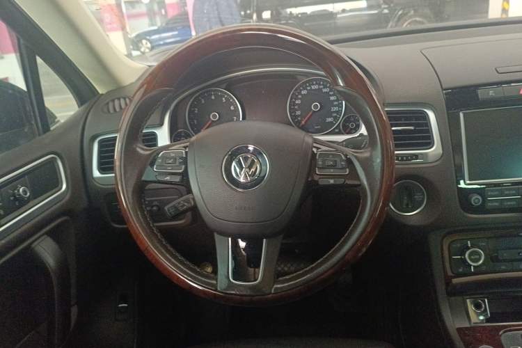 Used Volkswagen Touareg 2013 3.0 TSI X 10th Anniversary Limited Edition Steering Wheel