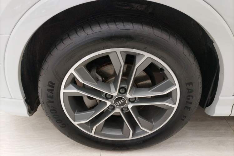 Used Audi Q3 2021 40 TFSI Fashion Dynamic Model